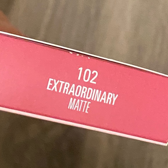 Kylie Matte Lip Kit - Extraordinary - Picture 3 of 4